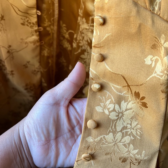 Top - Picture 3 of 8